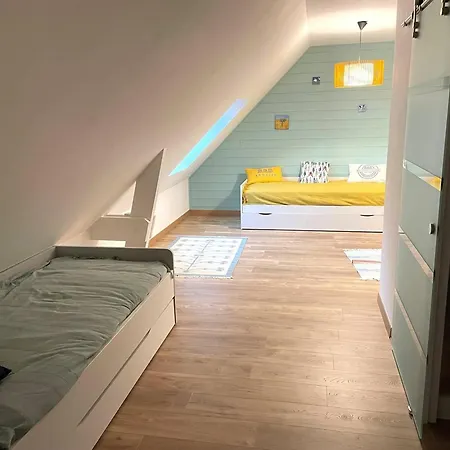 Duplex Raffine Avec Terrasse A Deux Pas De La De Saint Michel - Fr-1-392-234 *