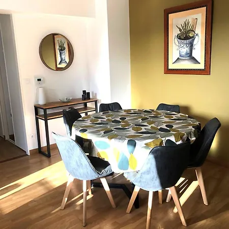 Duplex Raffine Avec Terrasse A Deux Pas De La De Saint Michel - Fr-1-392-234 *